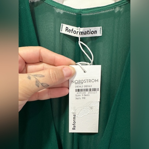 NWT Reformation | Winslow Wrap Dress in Emerald | Size: XS - Picture 8 of 16
